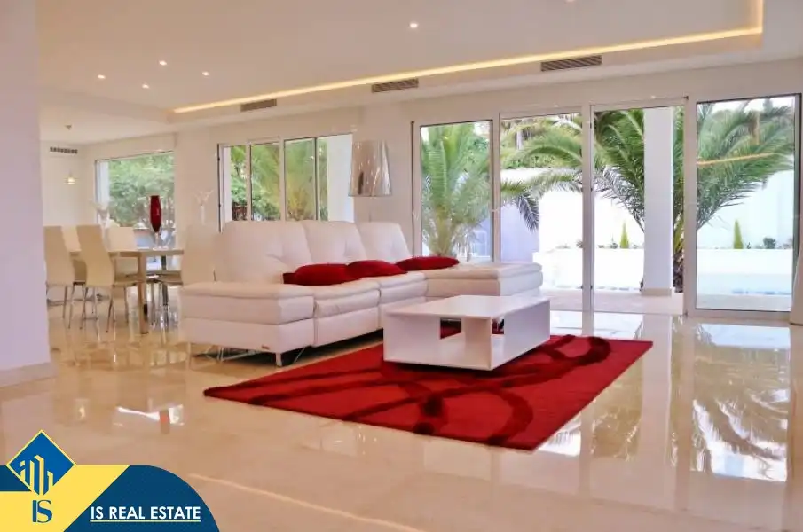 Sala d'estar de Casa o xalet en venda en Alicante / Alacant amb Terrassa, Moblat i Piscina comunitària