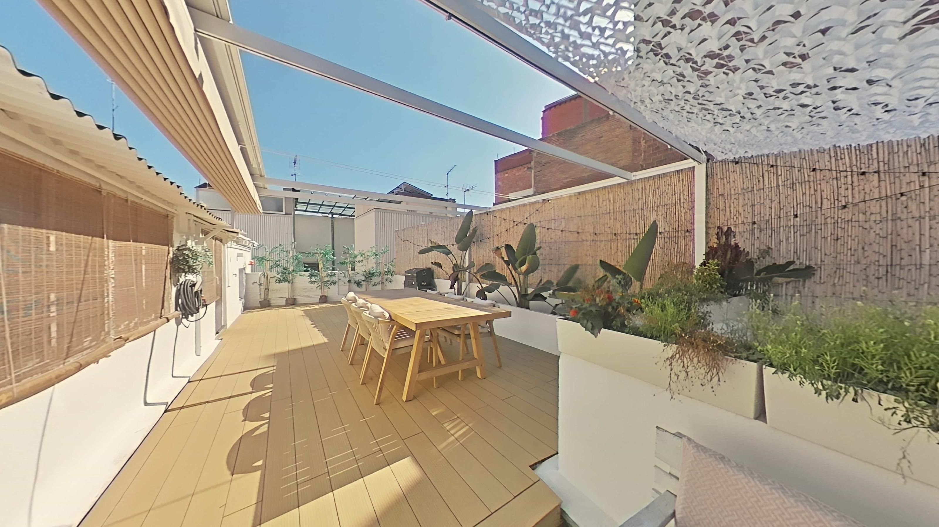 Terrace of Single-family semi-detached for sale in  Barcelona Capital  with Air Conditioner, Heating and Parquet flooring