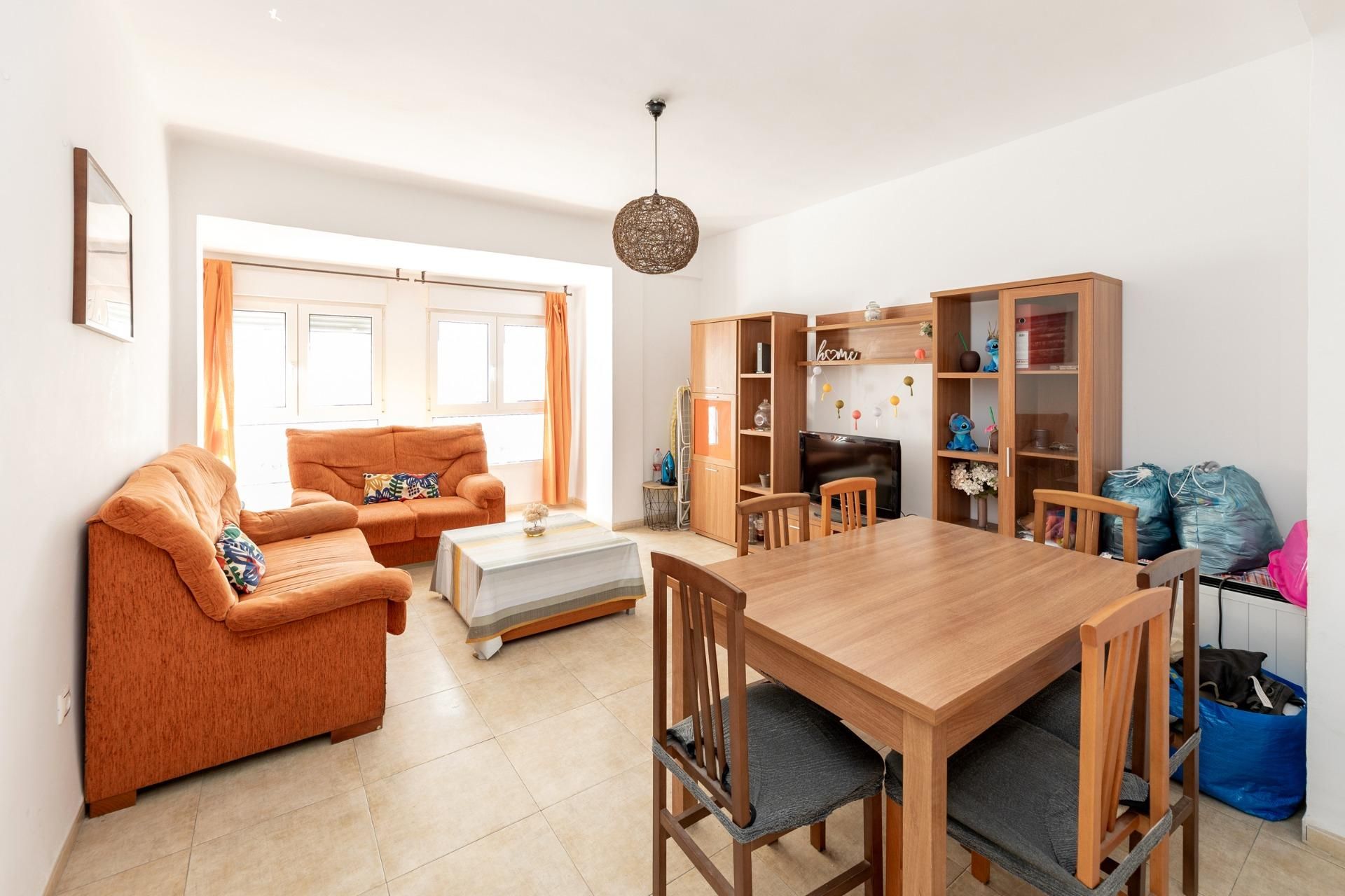 Living room of Flat for sale in  Granada Capital  with Terrace and Balcony