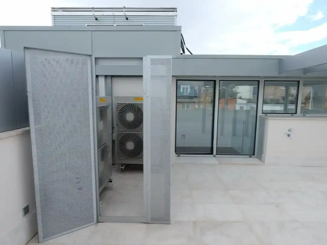 Vista exterior de Casa o xalet en venda en  Madrid Capital amb Balcó