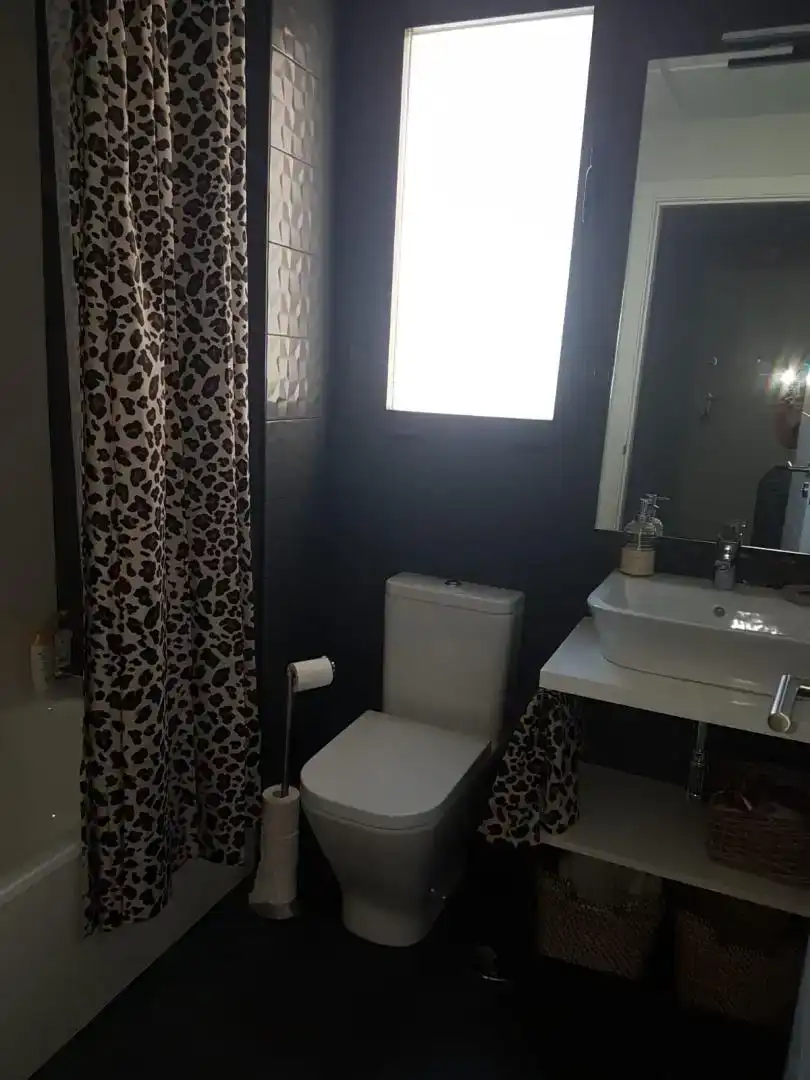Badezimmer von Wohnung zur Miete in Torremolinos mit Klimaanlage, Schwimmbad und Balkon