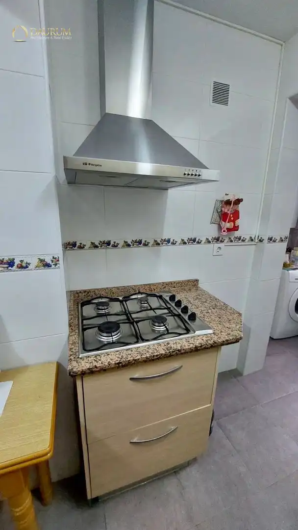 Kitchen of Flat for sale in Sevilla  with Air Conditioner, Heating and Terrace