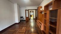 Sala d'estar de Pis en venda en Torrelavega  amb Calefacció i Terrassa