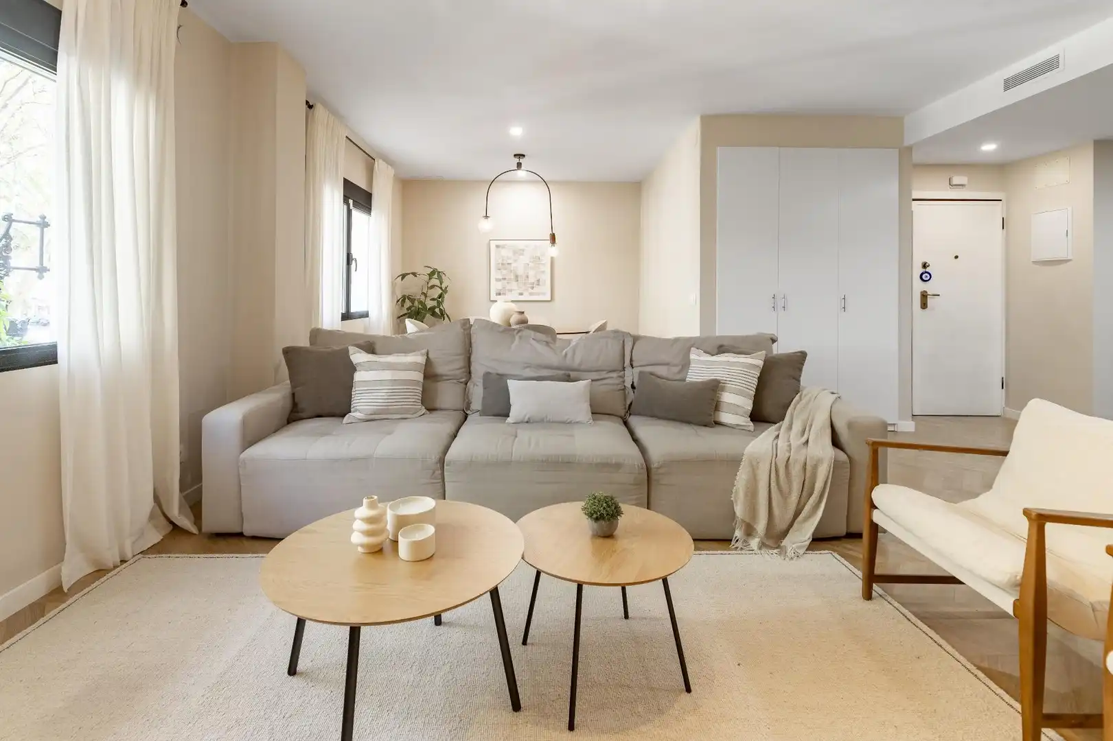 Living room of Flat for rent in Valencia  with Air Conditioner, Heating and Storage room