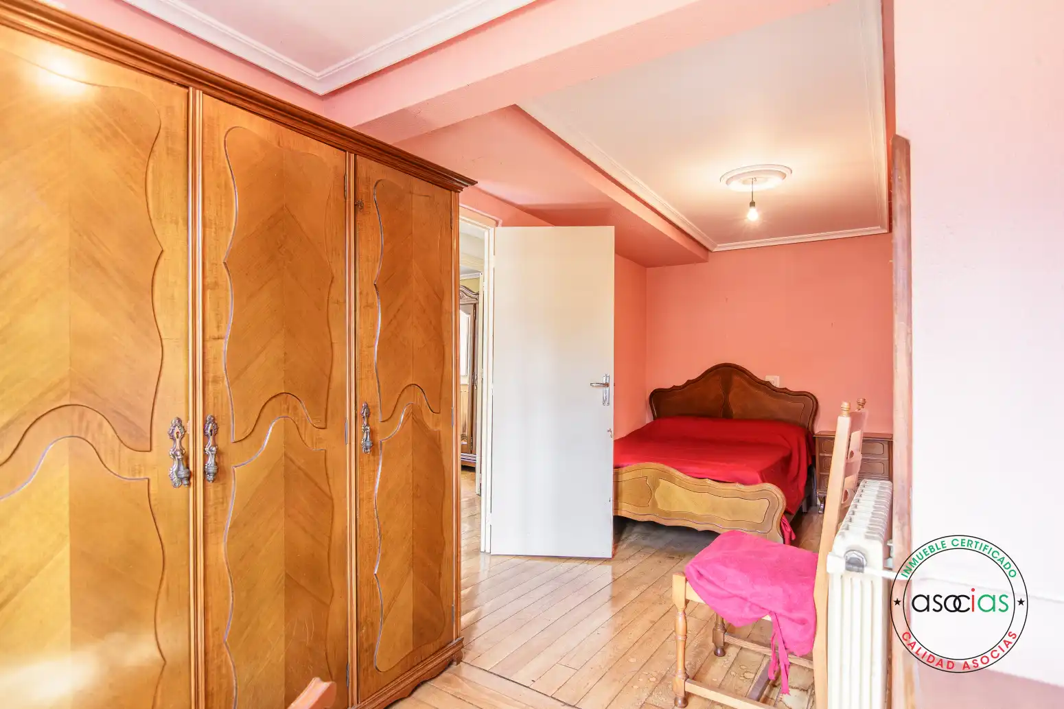 Habitación de Casa o chalet en venta en Las Regueras   con Calefacción y Jardín privado