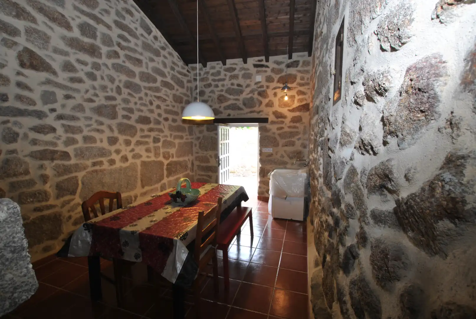 Comedor de Casa adosada en venta en A Arnoia con Terraza, Trastero y Horno