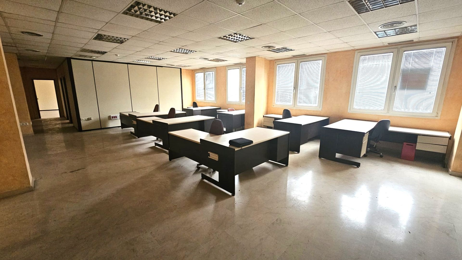 Office for sale in  Sevilla Capital  with Furnished and Alarm