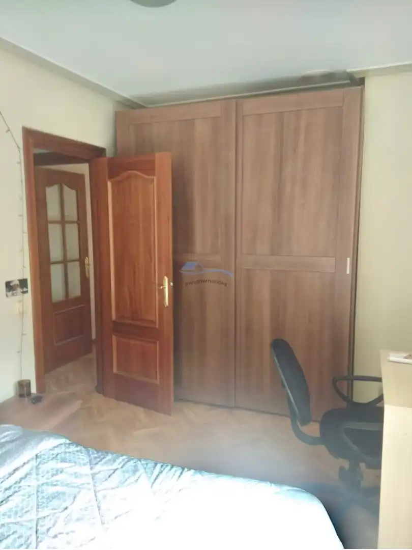 Bedroom of Flat for rent in Salamanca  with Heating, Parquet flooring and Furnished