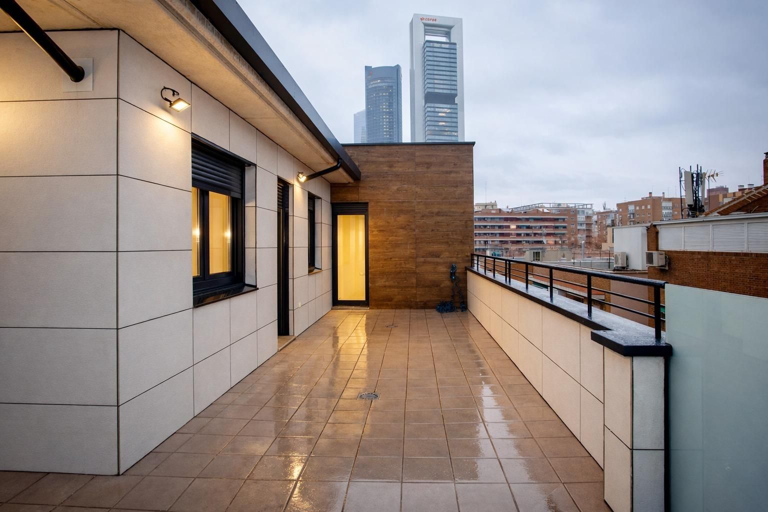 Terrassa de Àtic de lloguer en  Madrid Capital amb Aire condicionat, Terrassa i Traster