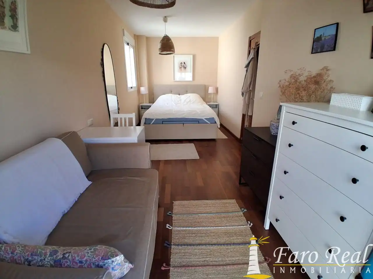 Schlafzimmer von Dachboden zum Verkauf in Sanlúcar de Barrameda mit Terrasse und Abstellraum