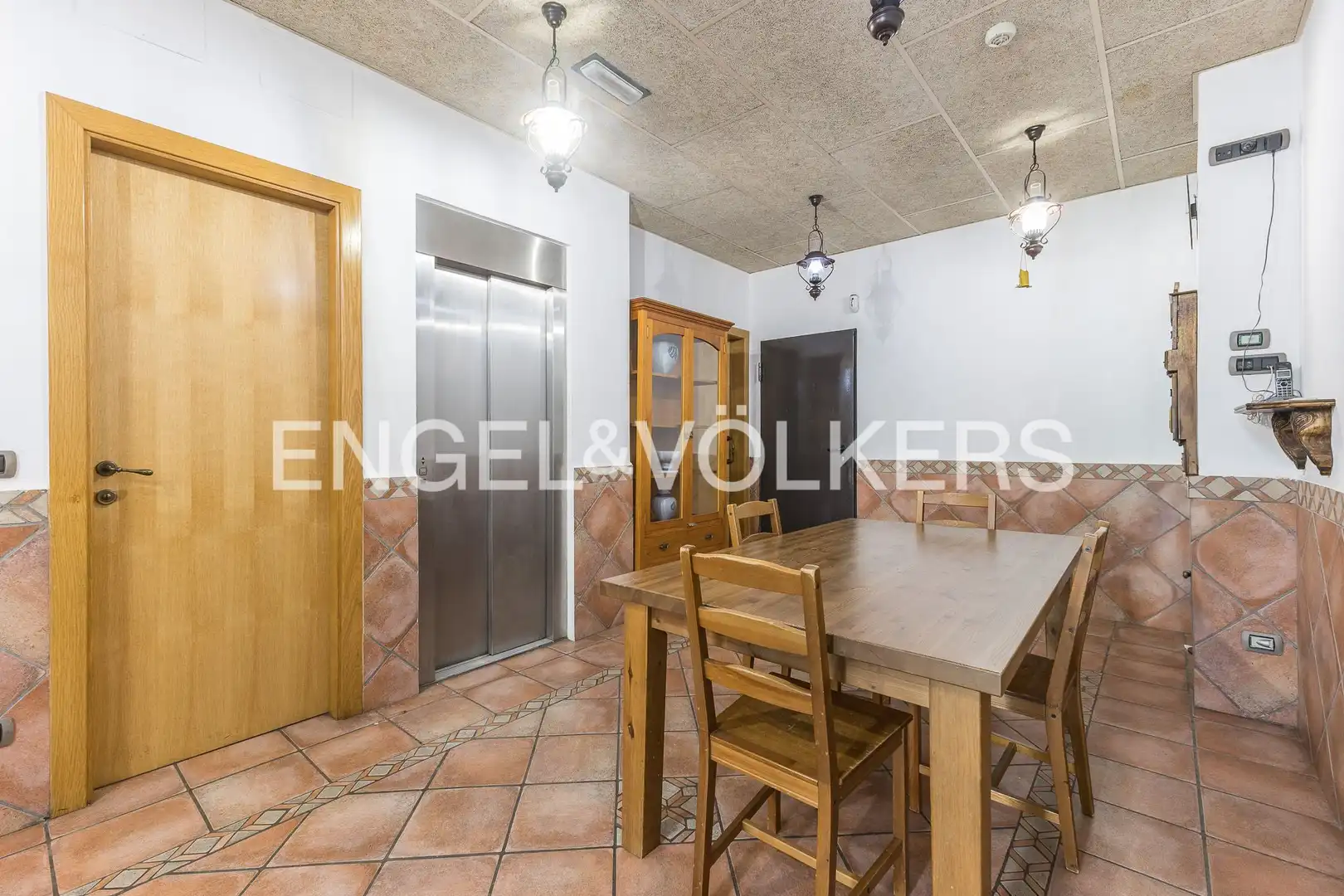 Comedor de Casa o chalet en venta en El Prat de Llobregat con Aire acondicionado, Calefacción y Jardín privado