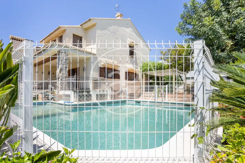 Piscina de Casa o chalet en venta en Paterna con Aire acondicionado, Calefacción y Jardín privado