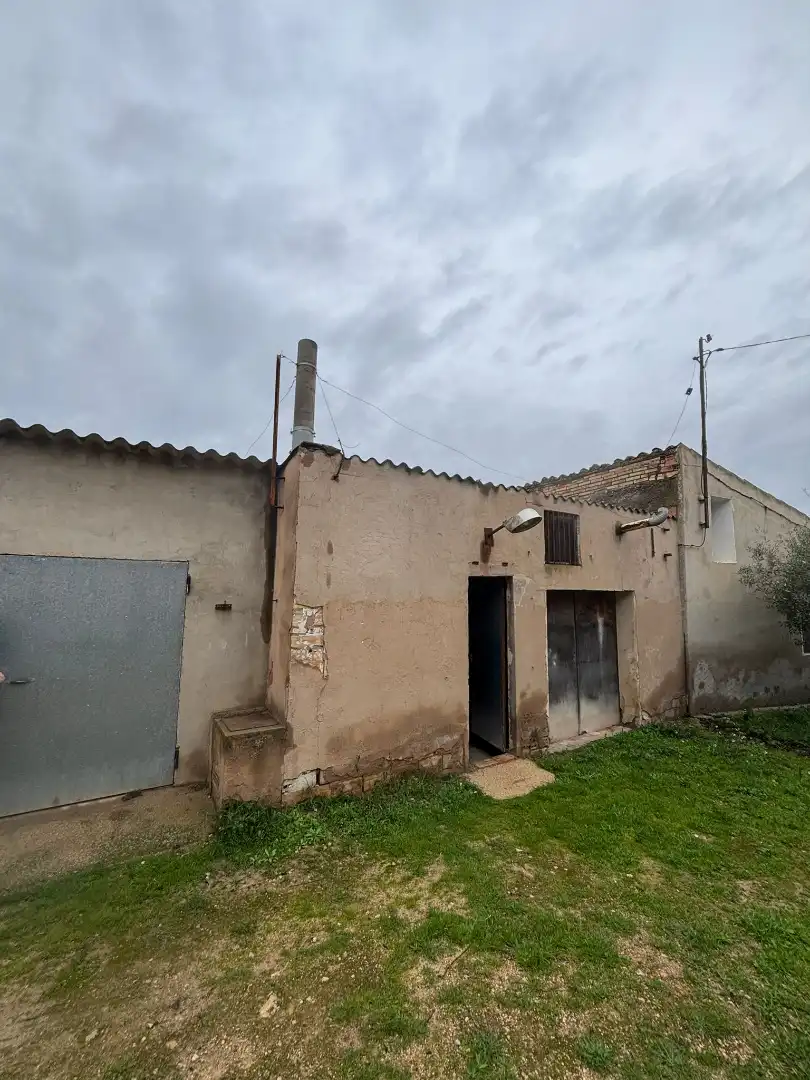 Rustikales Grundstück zum Verkauf in Móra d'Ebre