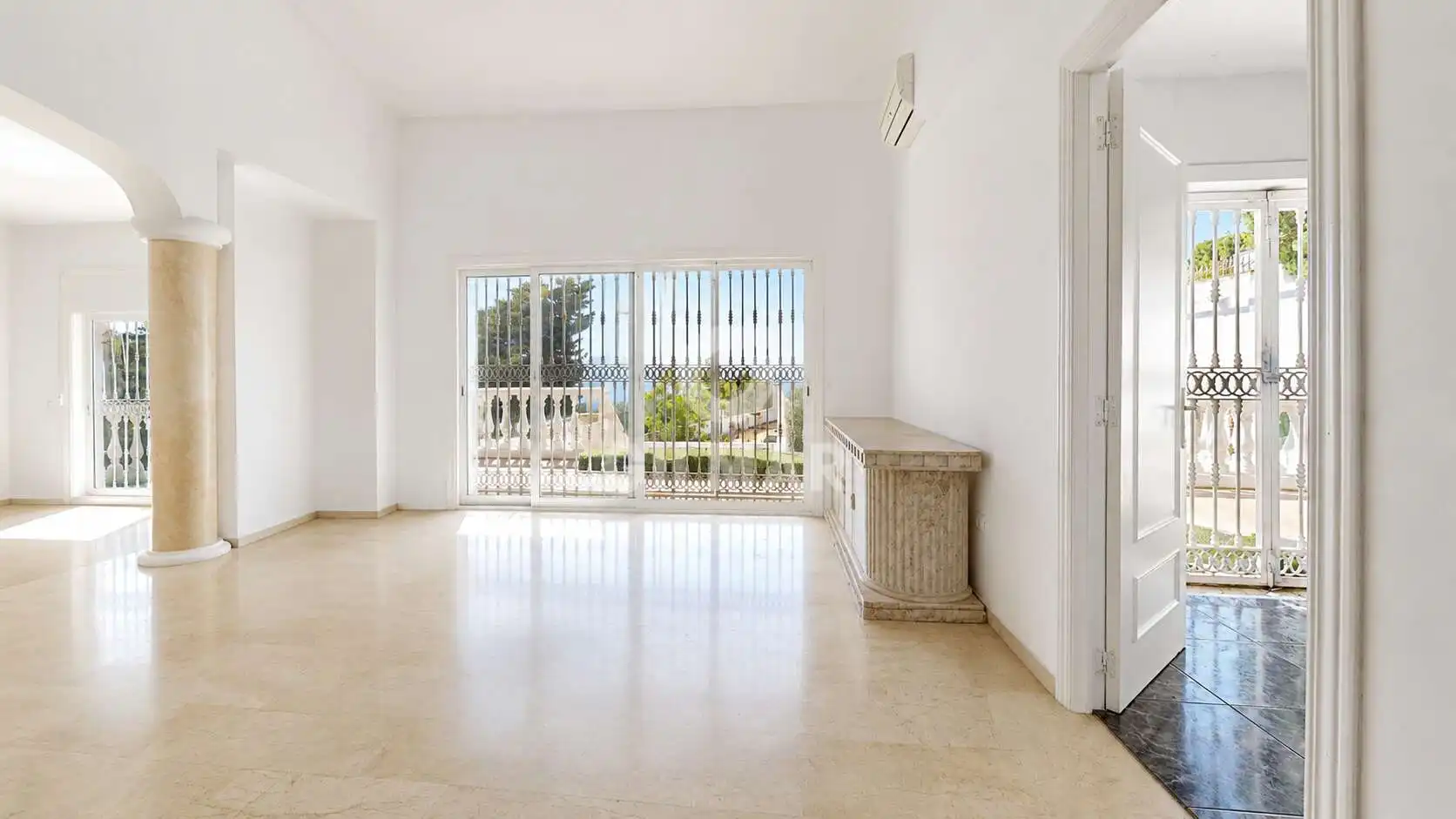 Sala de estar de Casa o chalet en venta en Benalmádena con Jardín privado y Piscina