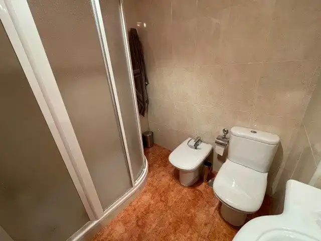 Bany de Apartament en venda en Villafranca del Bierzo amb Traster i Moblat