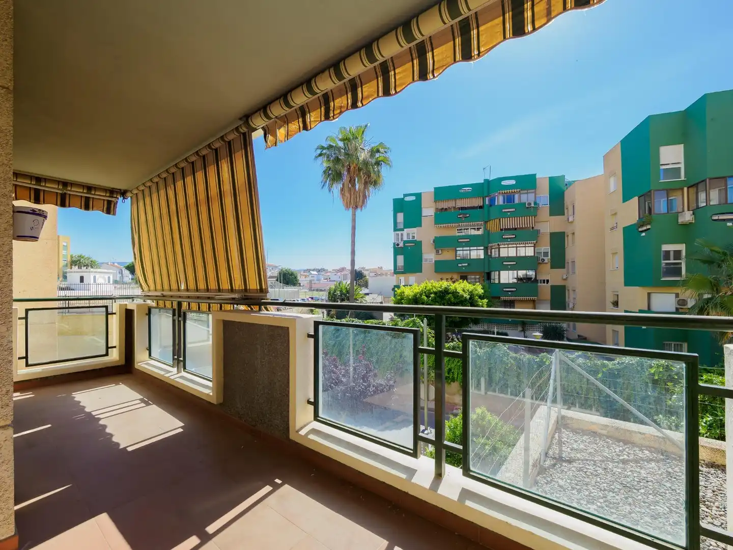 Vista exterior de Piso en venta en Málaga con Jardín privado, Terraza y Trastero