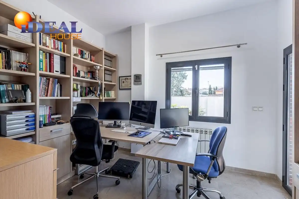 Detached house with garden for sale in Polideportivo, imagen 26
