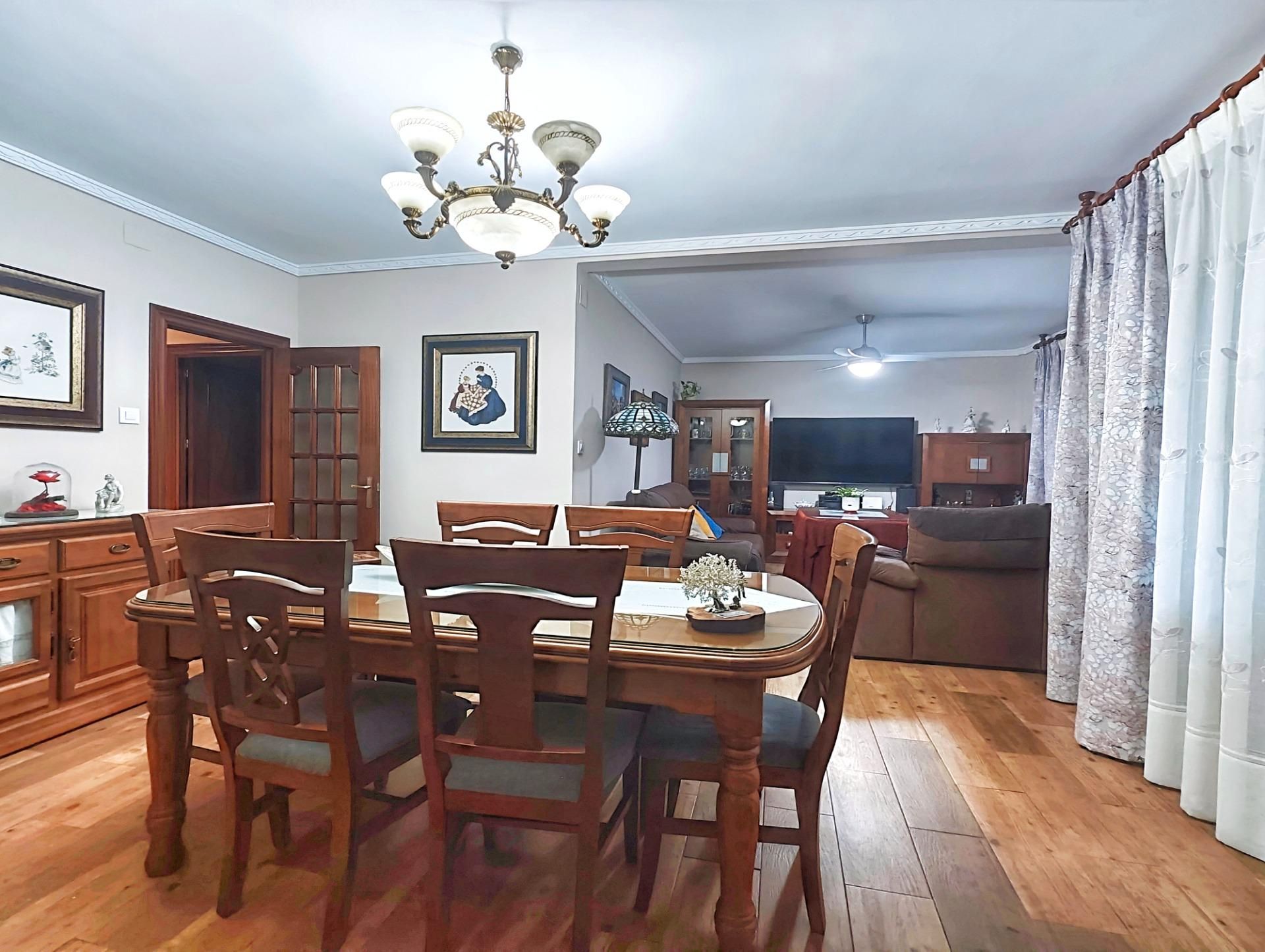 Comedor de Piso en venta en Puertollano con Aire acondicionado, Parquet y Amueblado