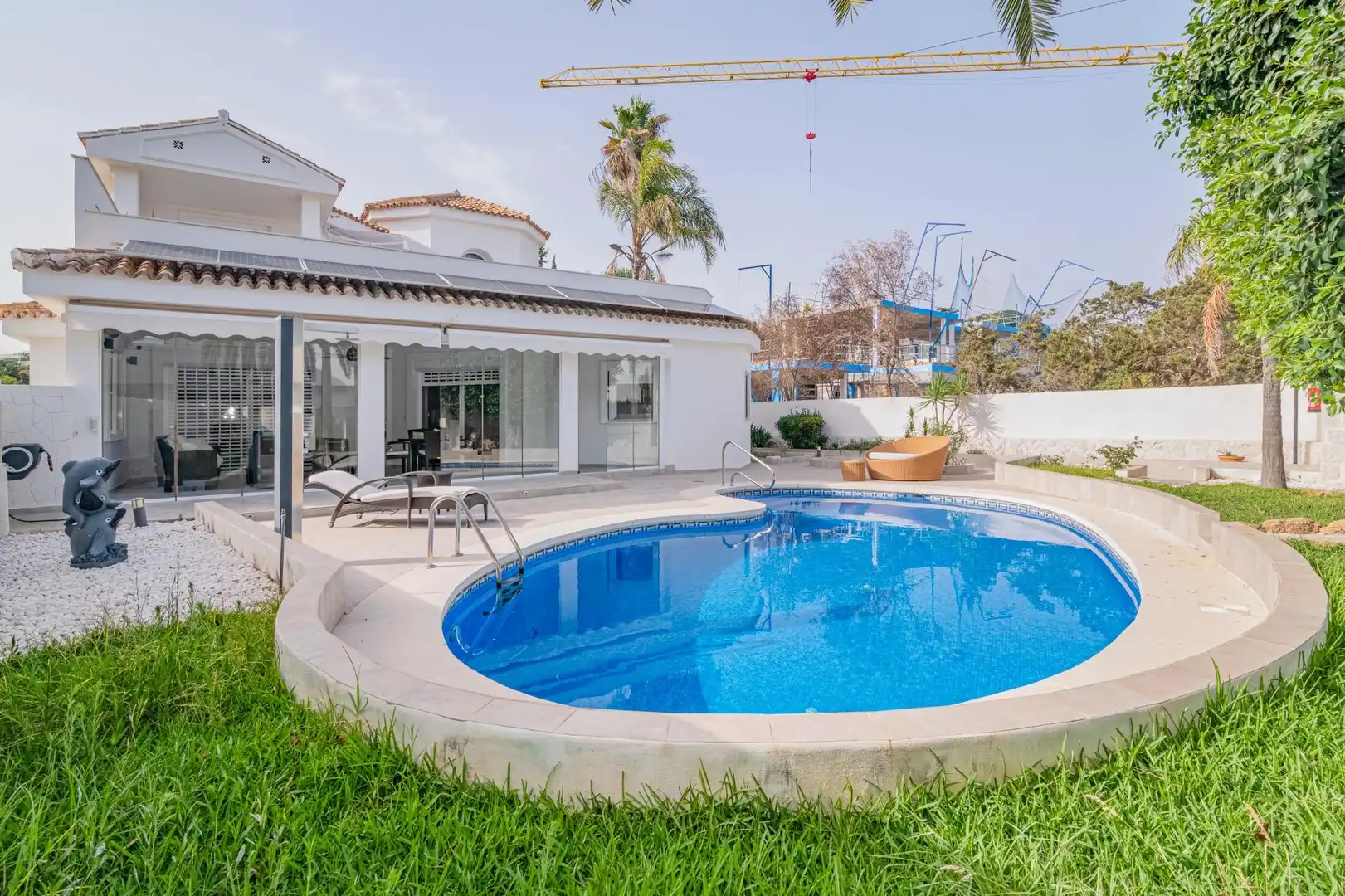 Piscina de Casa o xalet en venda en Marbella amb Aire condicionat, Calefacció i Jardí privat