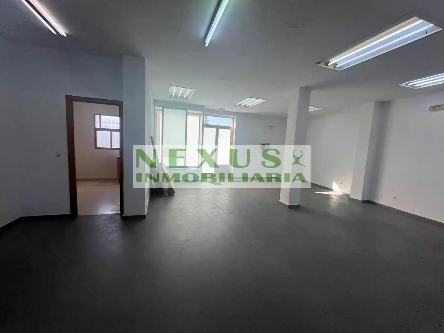 Local comercial en venda a Casco Antiguo