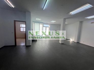 Local comercial en venda a Casco Antiguo