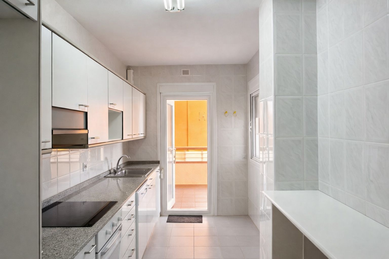 Küche von Wohnung zum Verkauf in Figueres mit Klimaanlage, Heizung und Möbliert