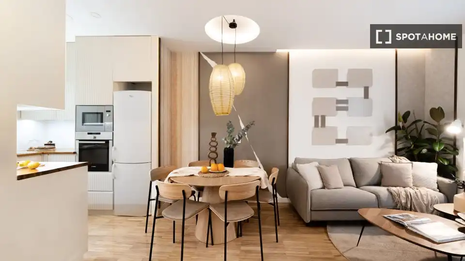 Living room of Flat for rent in Madrid  with Air Conditioner, Heating and Furnished