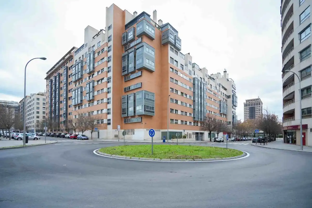 Vista exterior de Àtic en venda en Madrid amb Aire condicionat, Calefacció i Jardí privat