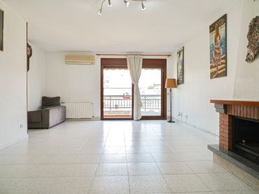 Dúplex amb balcó en venda a Carrer Piereta