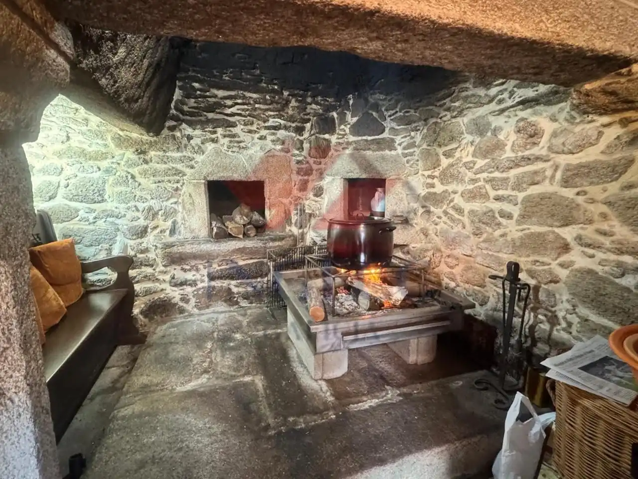 Casa rústica amb terrassa en venda a Leduzo, imagen 44