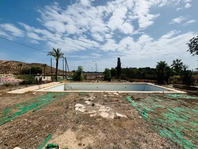 Chalet con piscina en venta en Partidas de Alicante, imagen 2