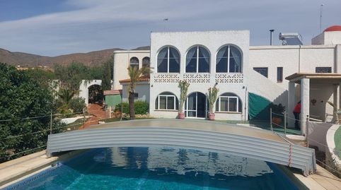VENTA DE CHALET EN URB.LA PARRA CON PISCINA PRIVADA EN PARCELA  DE 2000 MTS