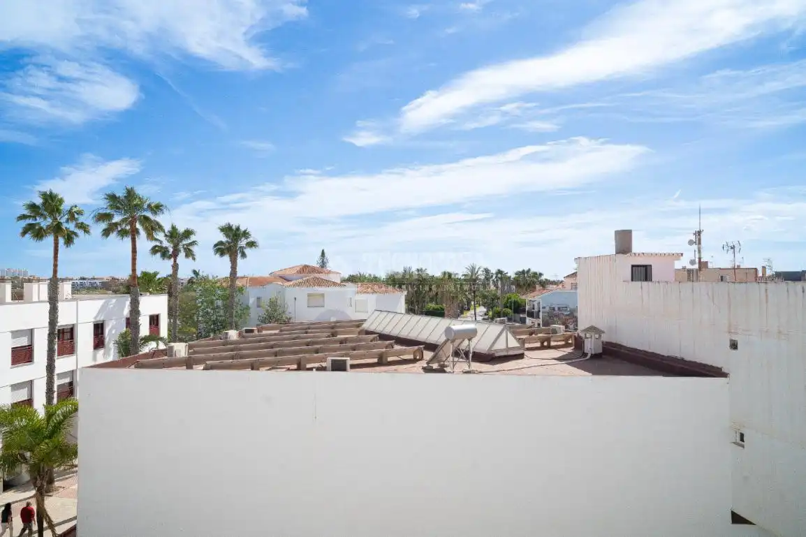 Vista exterior de Casa adosada en venta en Salobreña con Terraza y Balcón