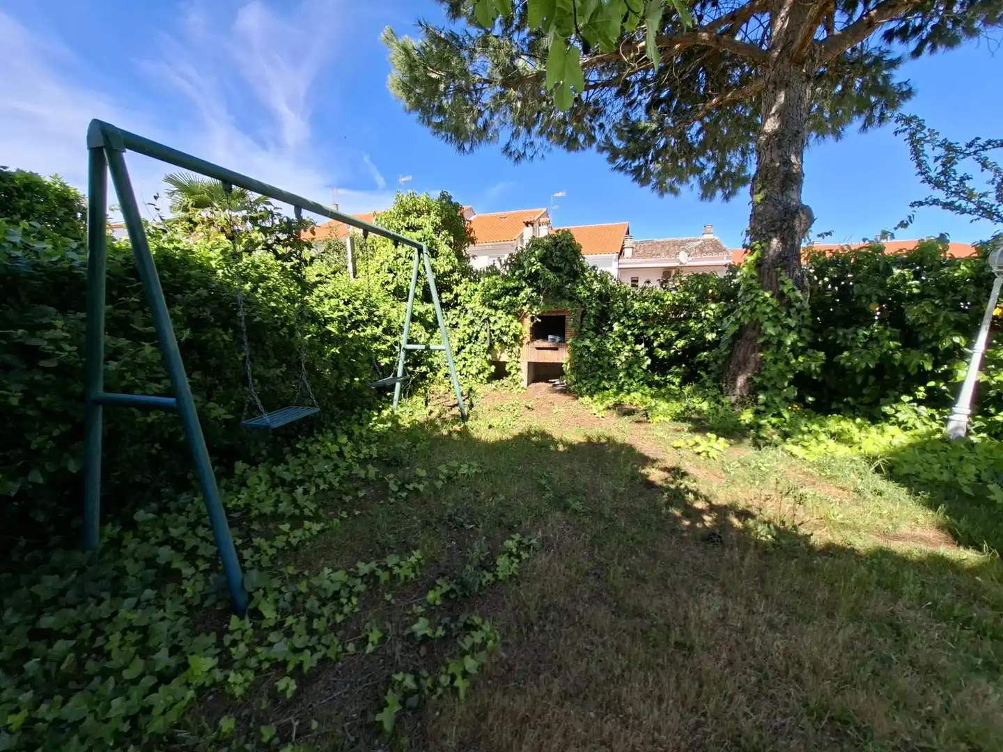 Garden of Houses for sale in Plasencia  with Air Conditioner
