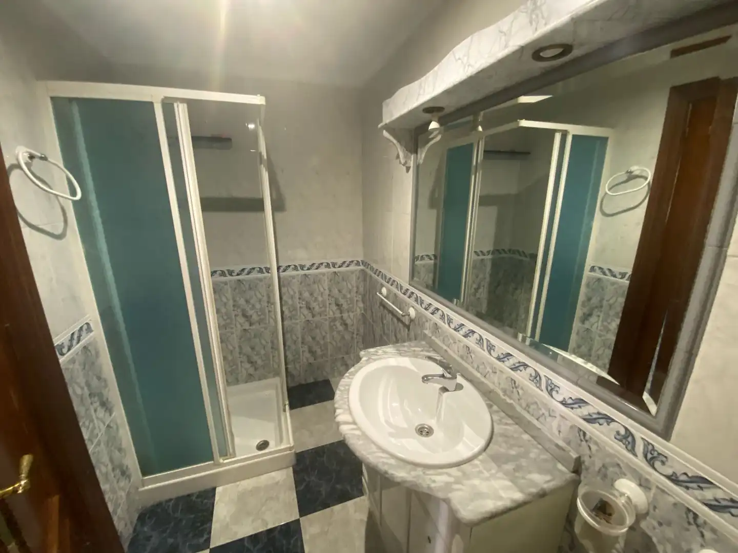 Baño de Piso en venta en Granada con Amueblado