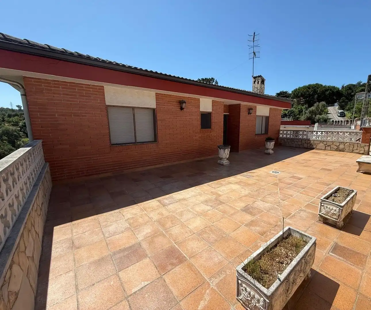 Vista exterior de Casa o xalet en venda en Vallgorguina amb Calefacció, Terrassa i Piscina