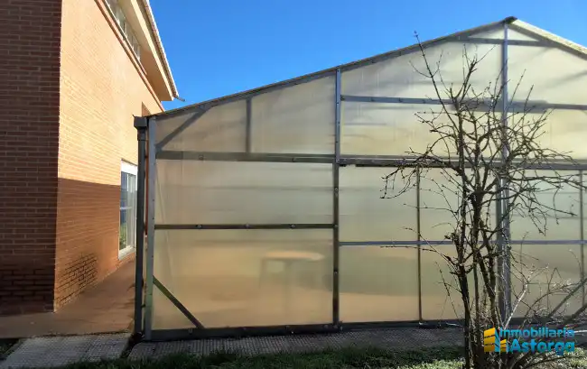 Vista exterior de Casa o chalet en venta en Astorga con Calefacción, Jardín privado y Parquet