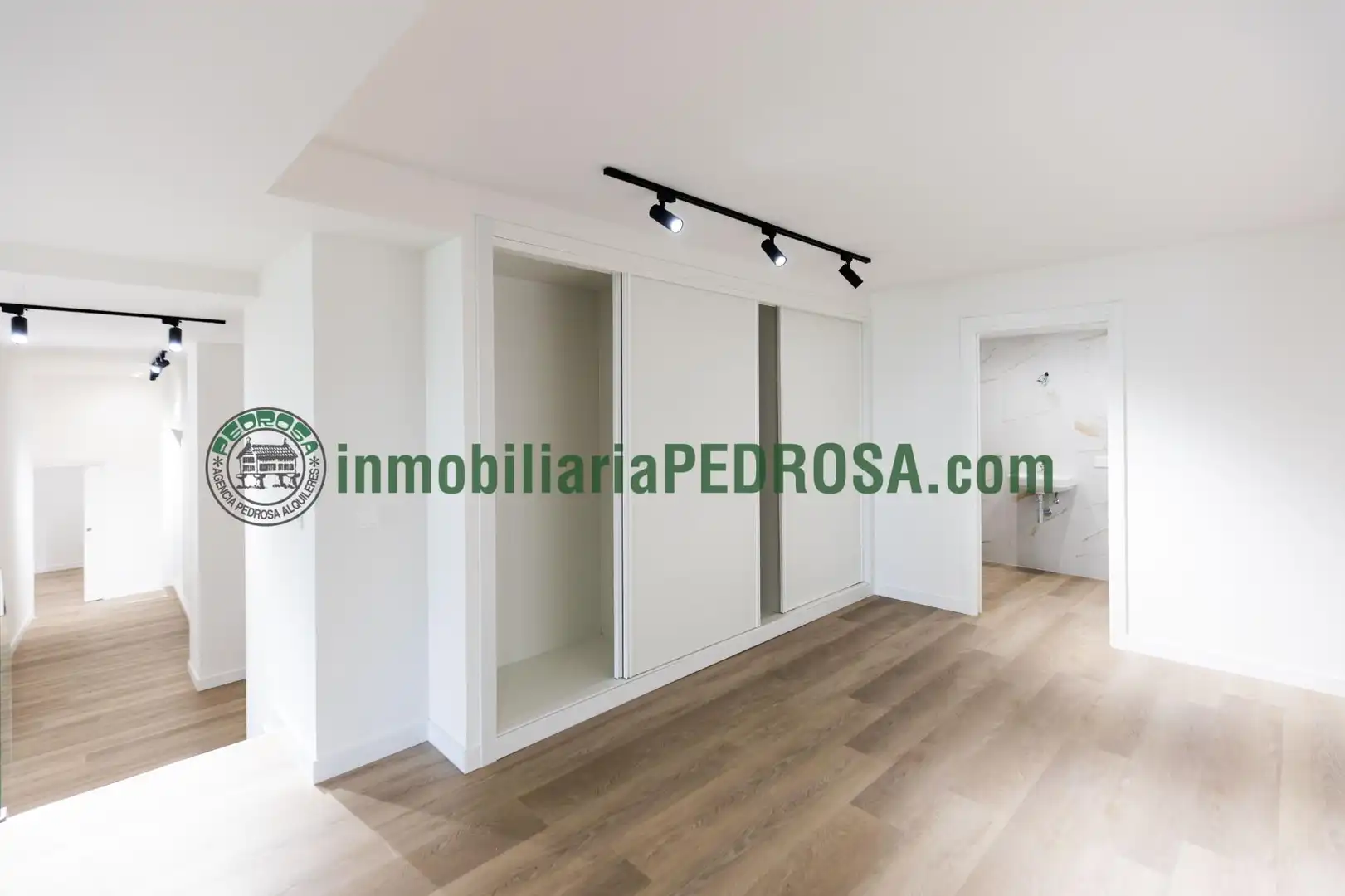 Dormitori de Loft en venda en Pontevedra Capital  amb Calefacció