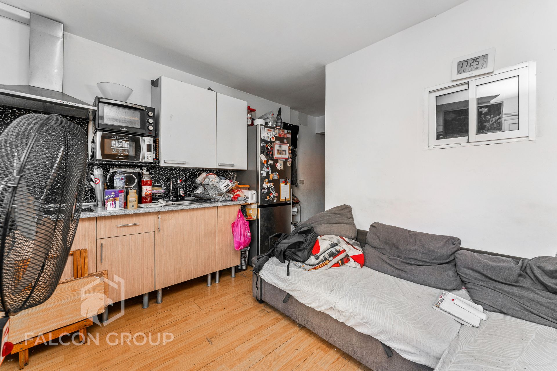 Kitchen of Flat for sale in El Prat de Llobregat  with Air Conditioner, Terrace and Oven