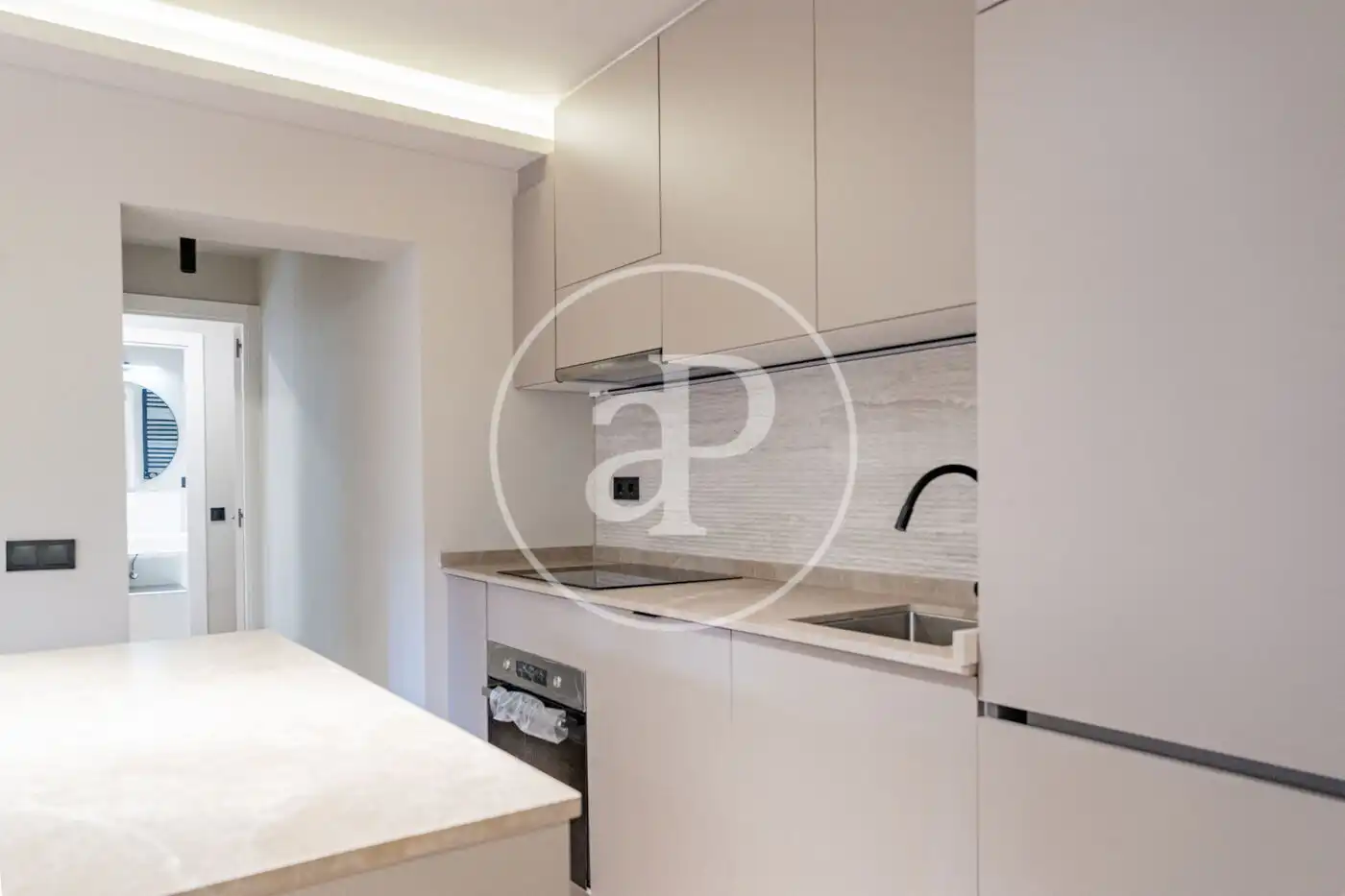 Kitchen of Flat for sale in Madrid  with Air Conditioner, Heating and Storage room