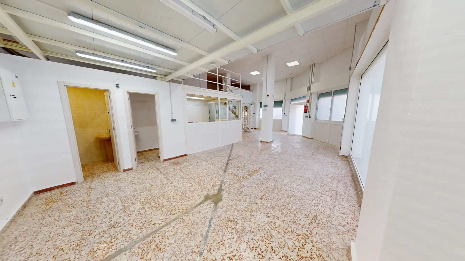 Local en venta en El Campello con Aire acondicionado, Calefacción y Alarma