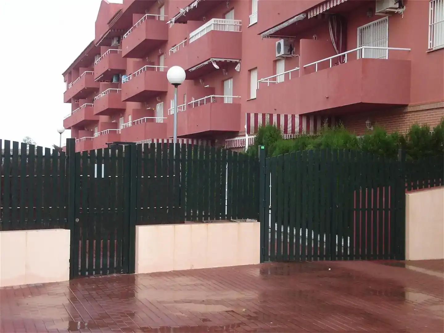 Aparcament de Pis de lloguer en Chipiona amb Aire condicionat, Jardí privat i Piscina