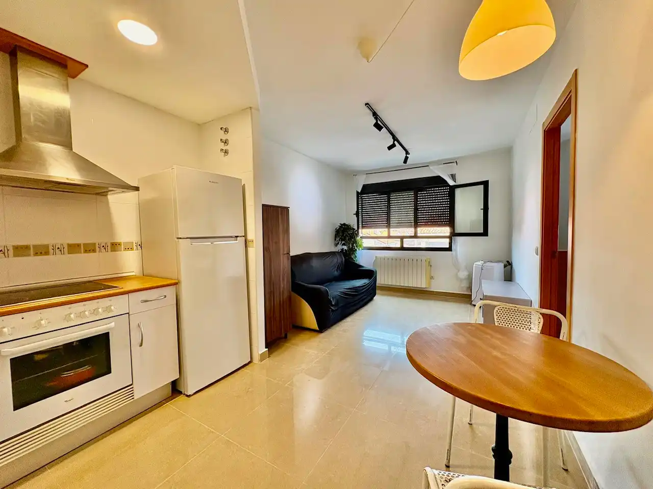 Vista exterior de Piso de alquiler en El Álamo con Calefacción, Amueblado y Horno