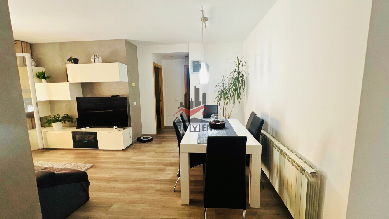 Living room of Attic for sale in Figueres  with Heating and Private garden