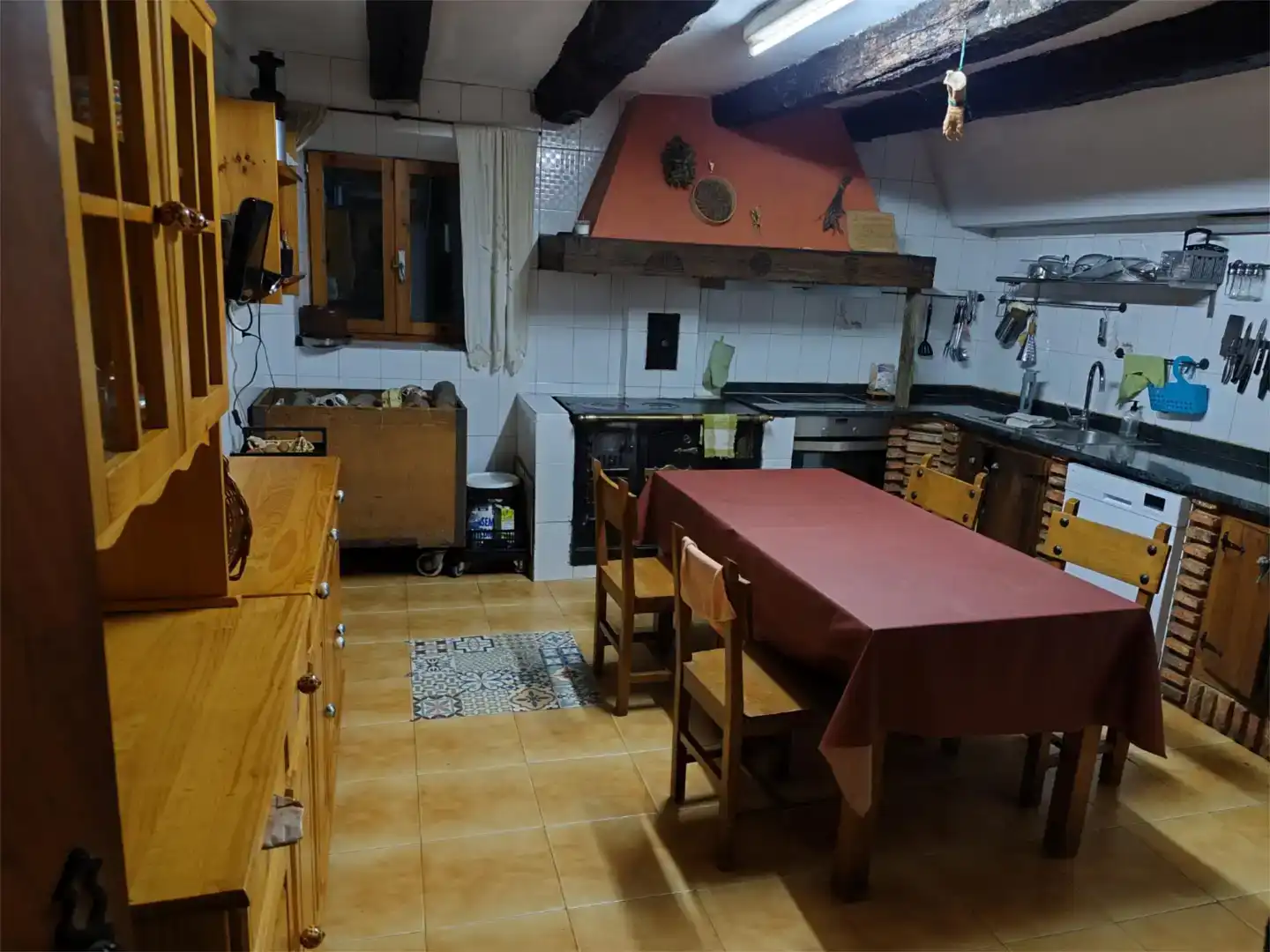 Cuina de Casa adosada per a compartir en Orozko amb Moblat, Forn i Rentadora