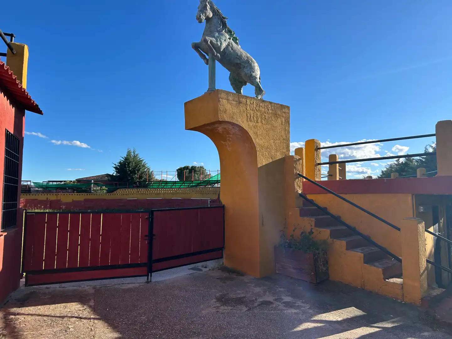 Vista exterior de Finca rústica en venta en Navas del Rey con Calefacción, Jardín privado y Terraza