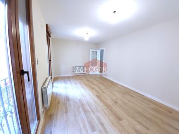 Piso con balcón en venta en Arévalo