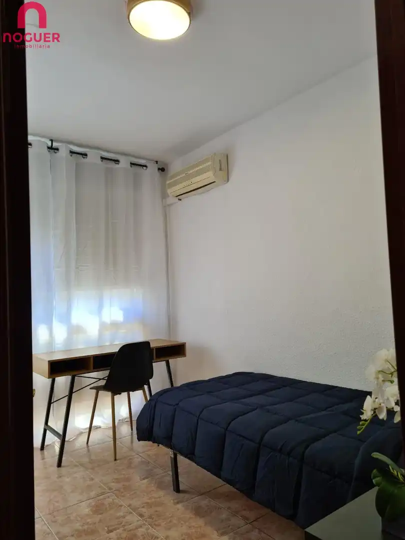 Bedroom of Flat for rent in Córdoba  with Heating and Furnished