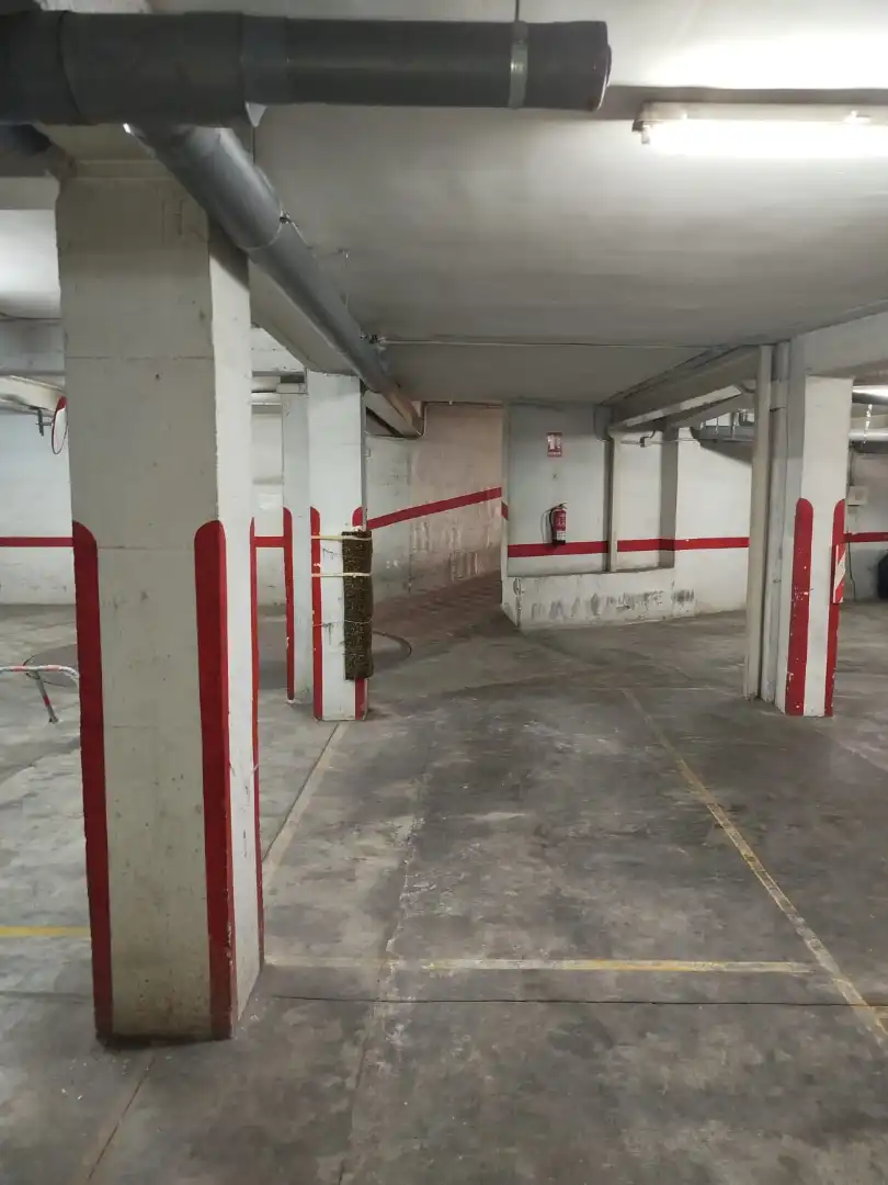 Einzelparkplatz mit Aufzug zum Verkauf in Carrer d'Enguera, imagen 3