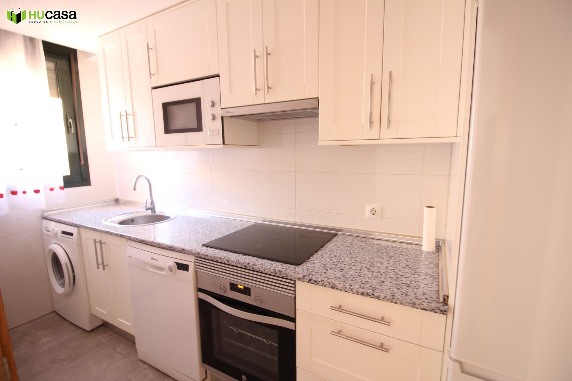 Cocina de Dúplex de alquiler en  Toledo Capital con Aire acondicionado, Calefacción y Terraza